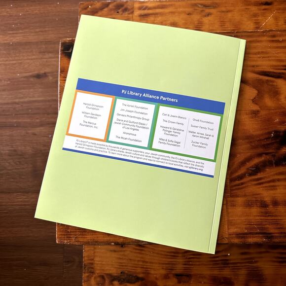 PJ Library Things Should Match Jewish Paperback Book - Picture 8 of 9